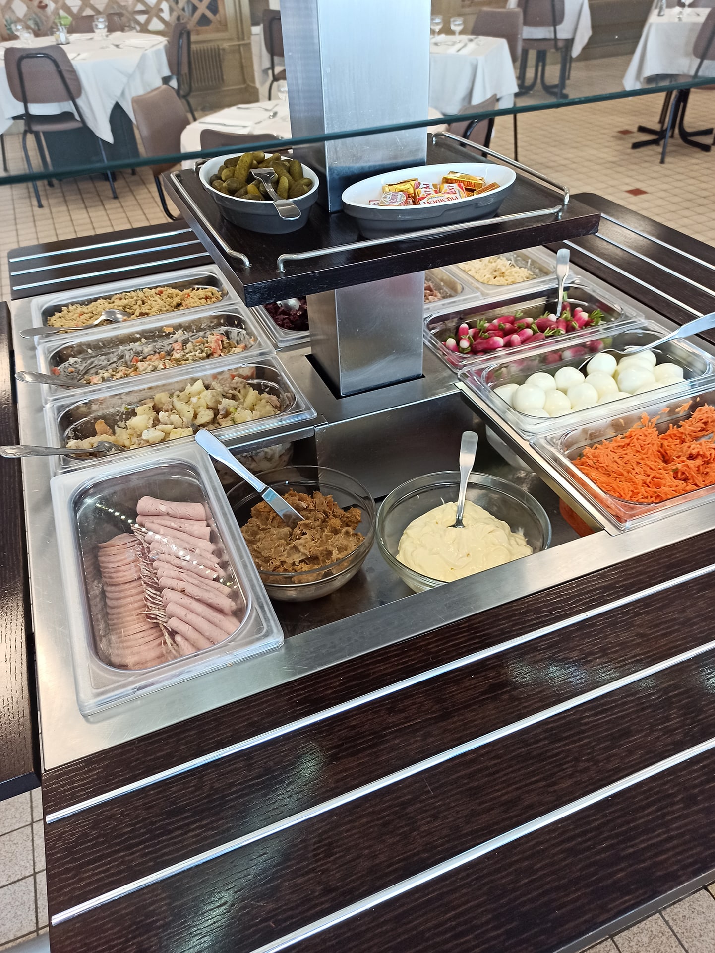 Buffet d’entrées du Relais de Rochepinard